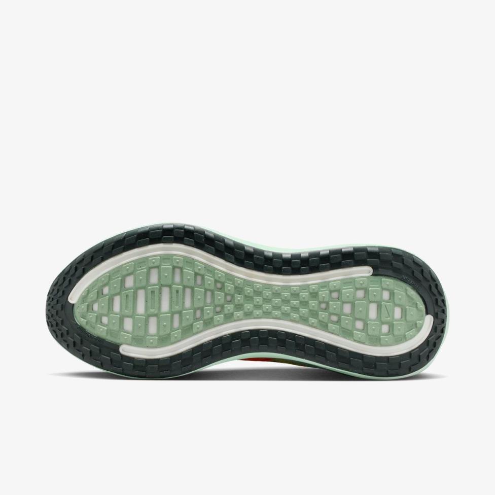 Чоловічі кросівки NIKE VOMERO PLUS BARELY VOLT IQ0605-701