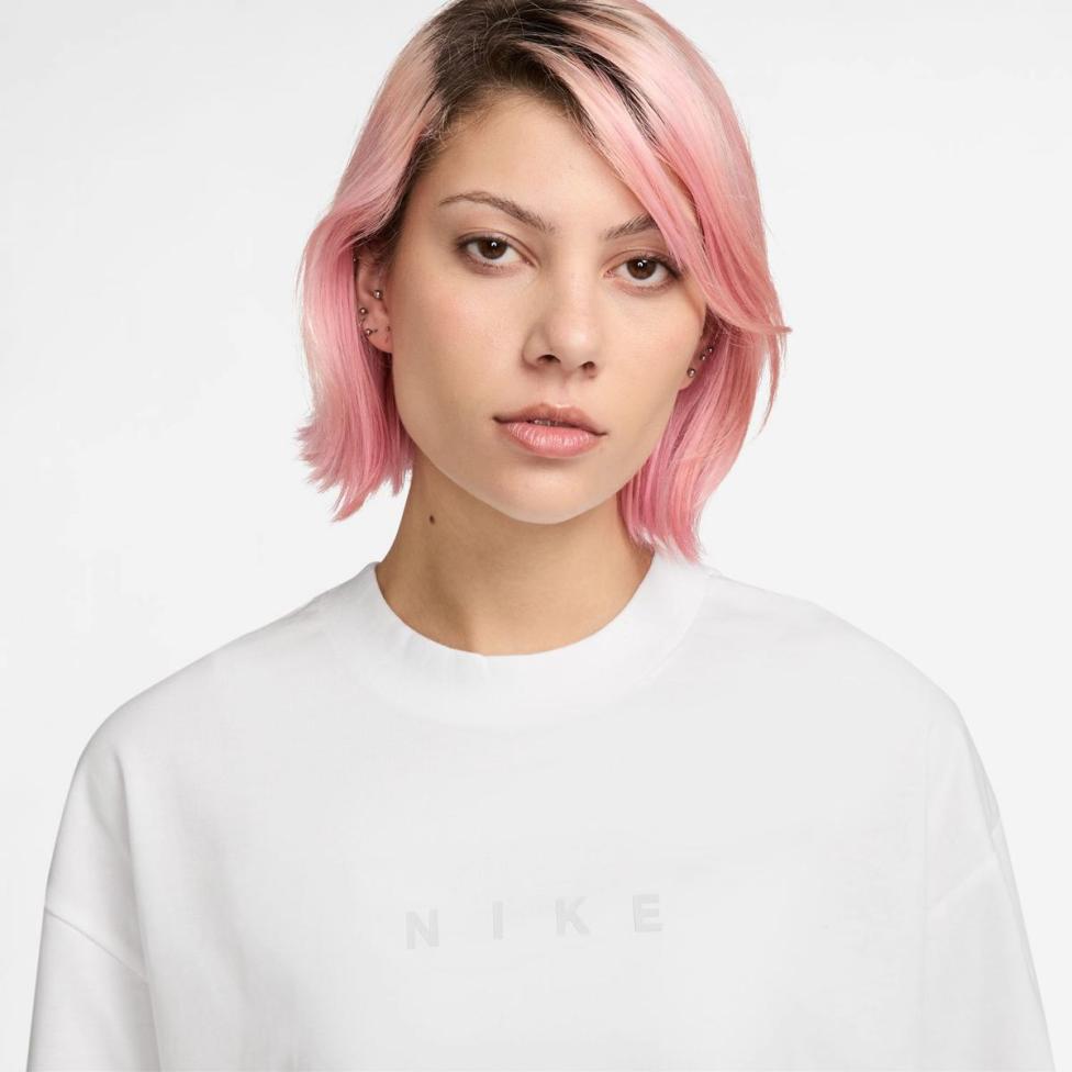 Женская футболка NIKE W NSW LUXE SS TEE BOXY HV4955-100_image_3
