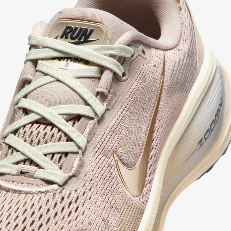 Женские кроссовки NIKE W VOMERO 18 SE IF4463-200_image_6