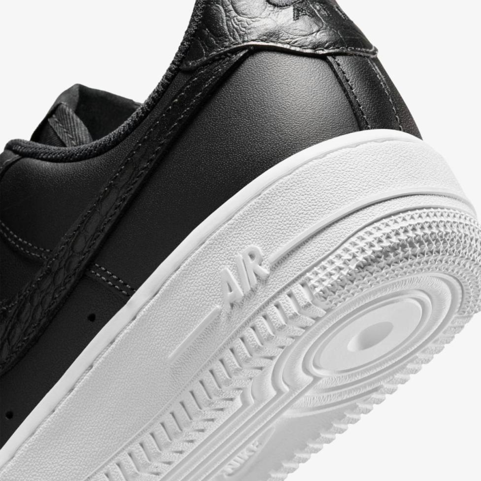 Женские кроссовки NIKE AIR FORCE 1 07 SE IO4837-001_image_8