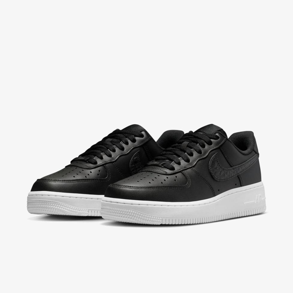 Женские кроссовки NIKE AIR FORCE 1 07 SE IO4837-001_image_5