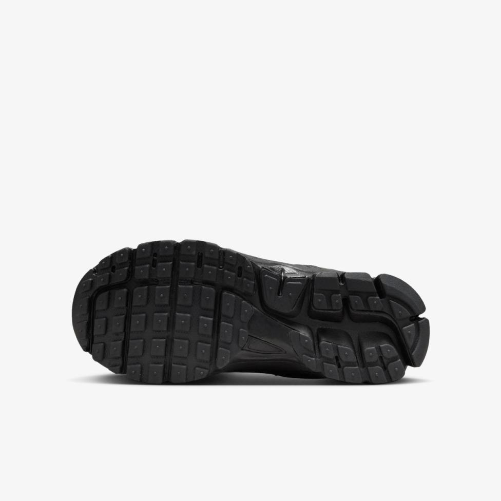 Дитячі кросівки NIKE VOMERO 5 (GS) HF6998-007