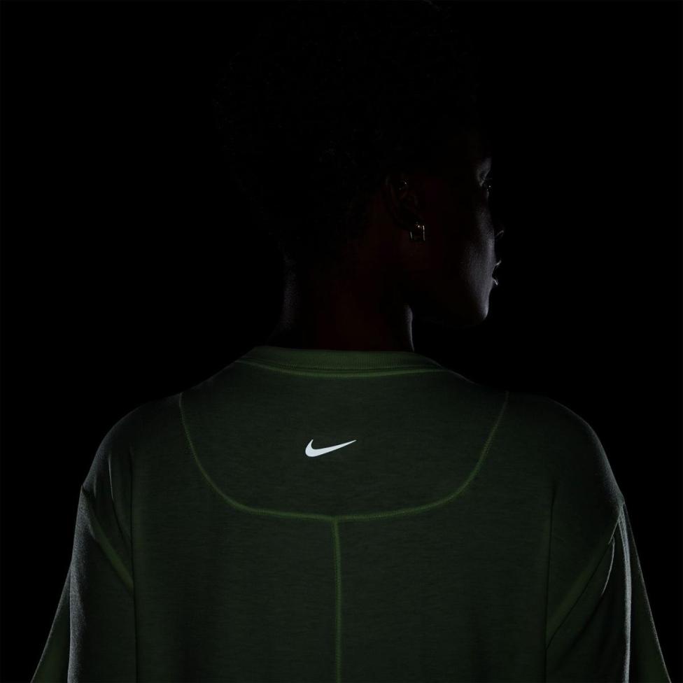 Женская футболка NIKE W NK ONE RELAXED DF SS TOP FN2814-701_image_4